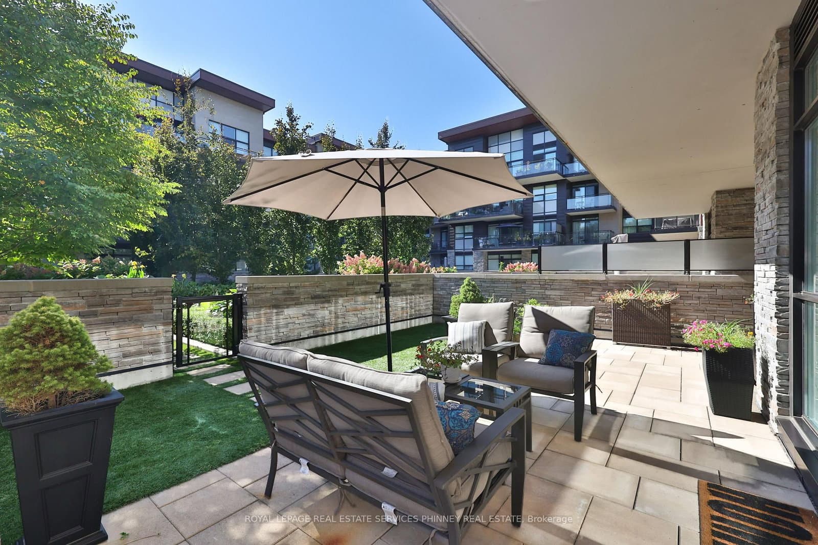 #155 - 1575 Lakeshore Road W