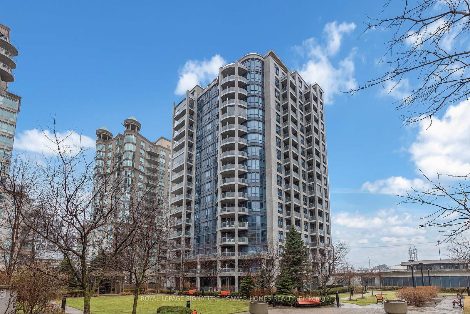 #1004 - 2087 Lake Shore Boulevard W