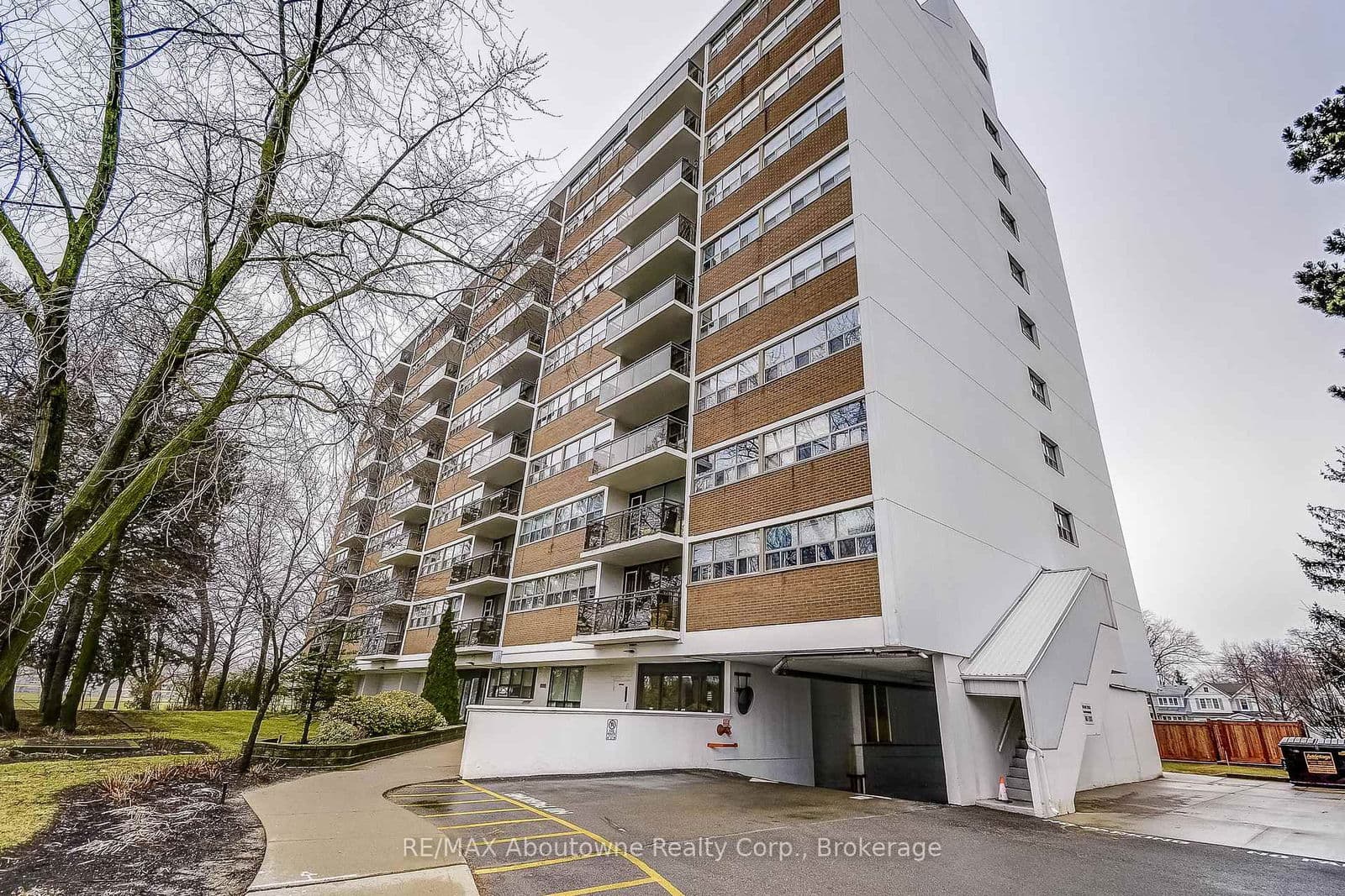 #401 - 212 Kerr Street
