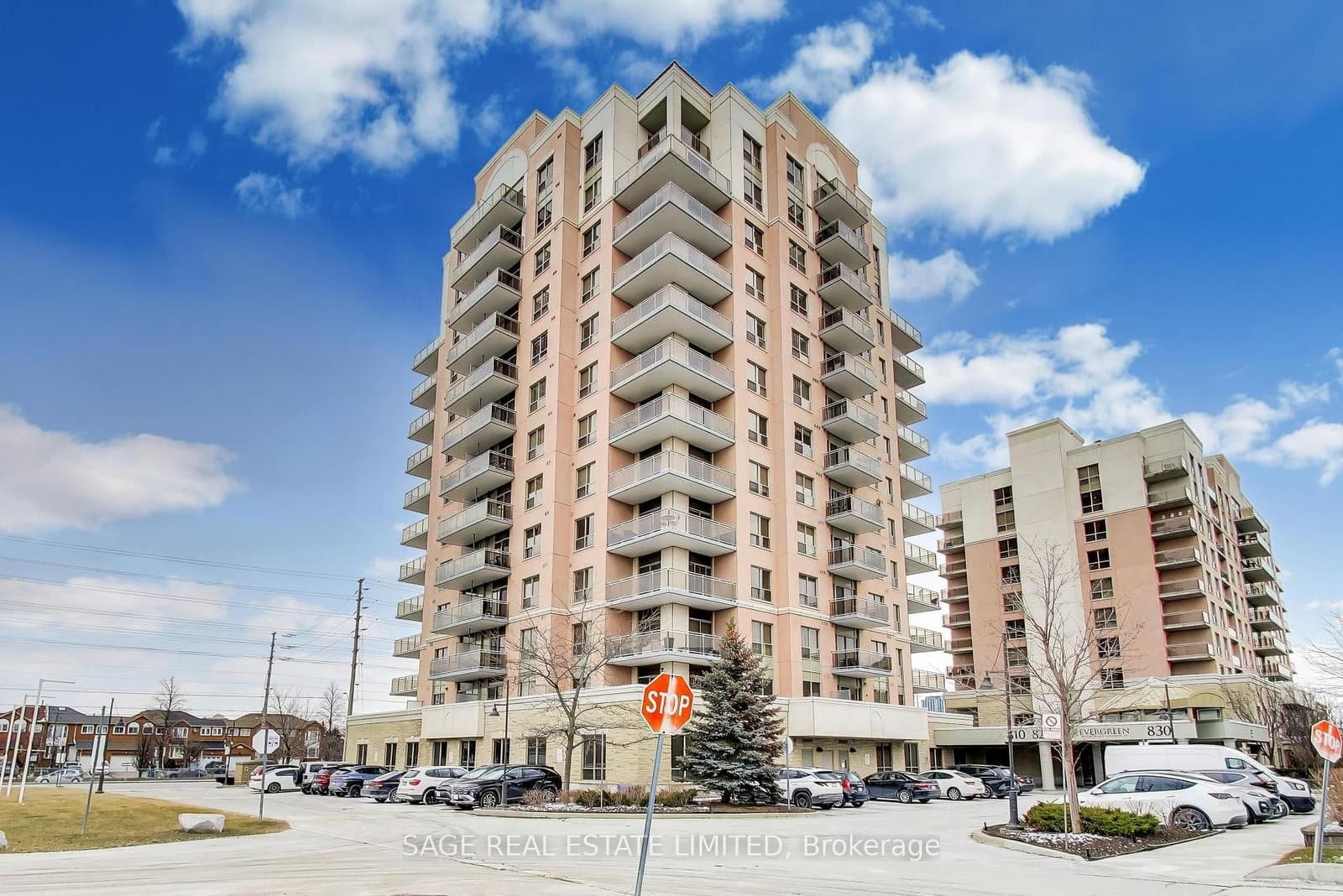 #902 - 810 Scollard Court