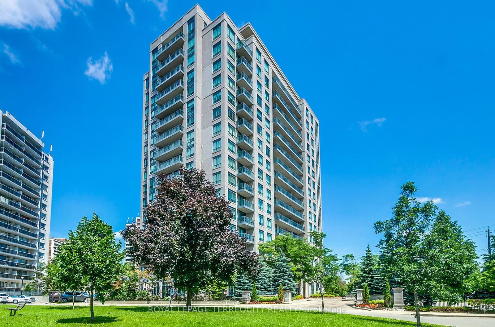 #604 - 38 Fontenay Court