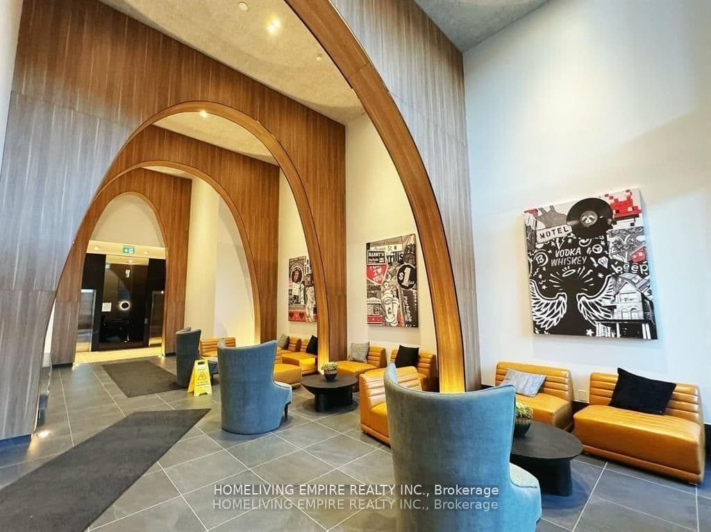 #206 - 270 Dufferin Street