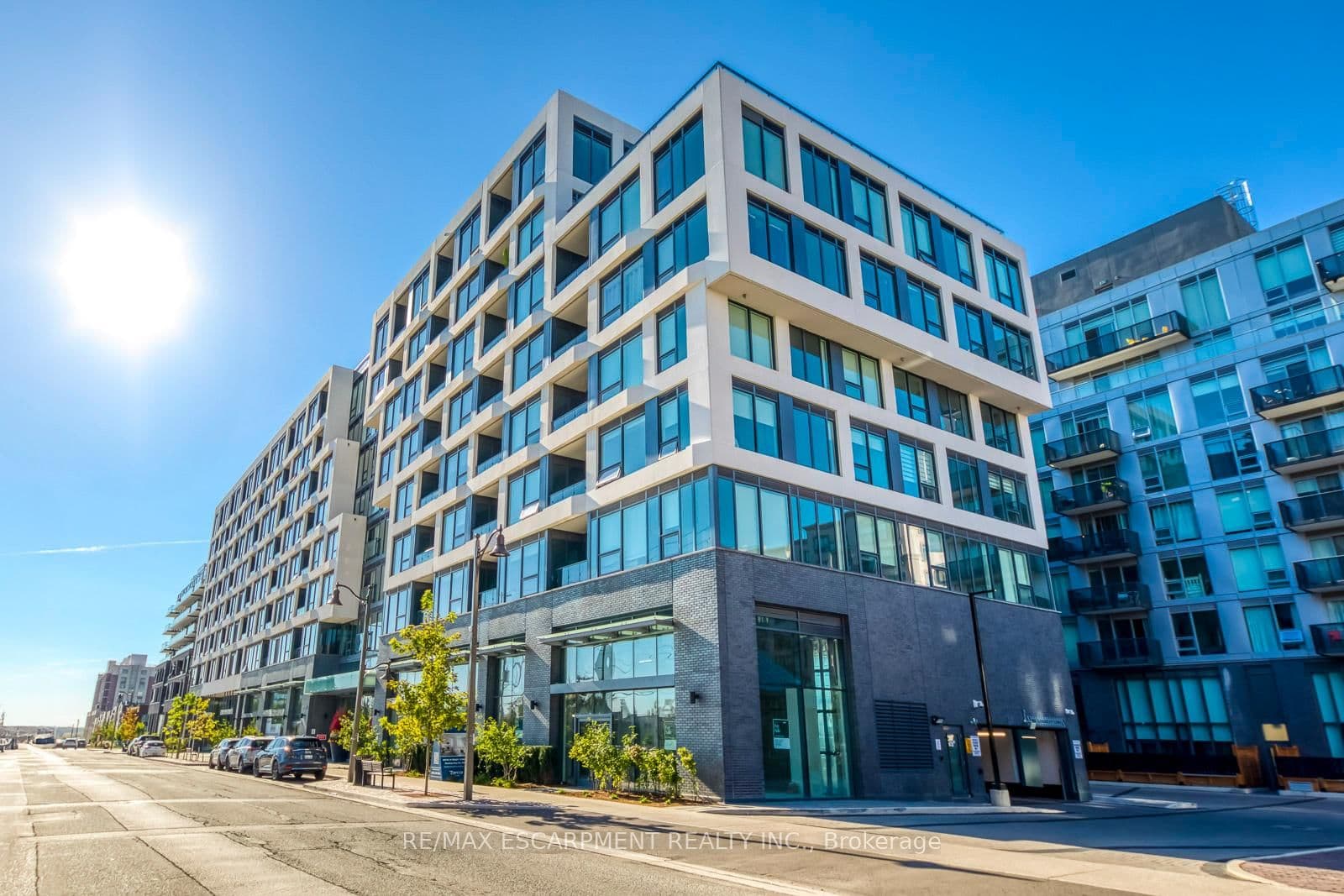 #112 - 2450 Old Bronte Road