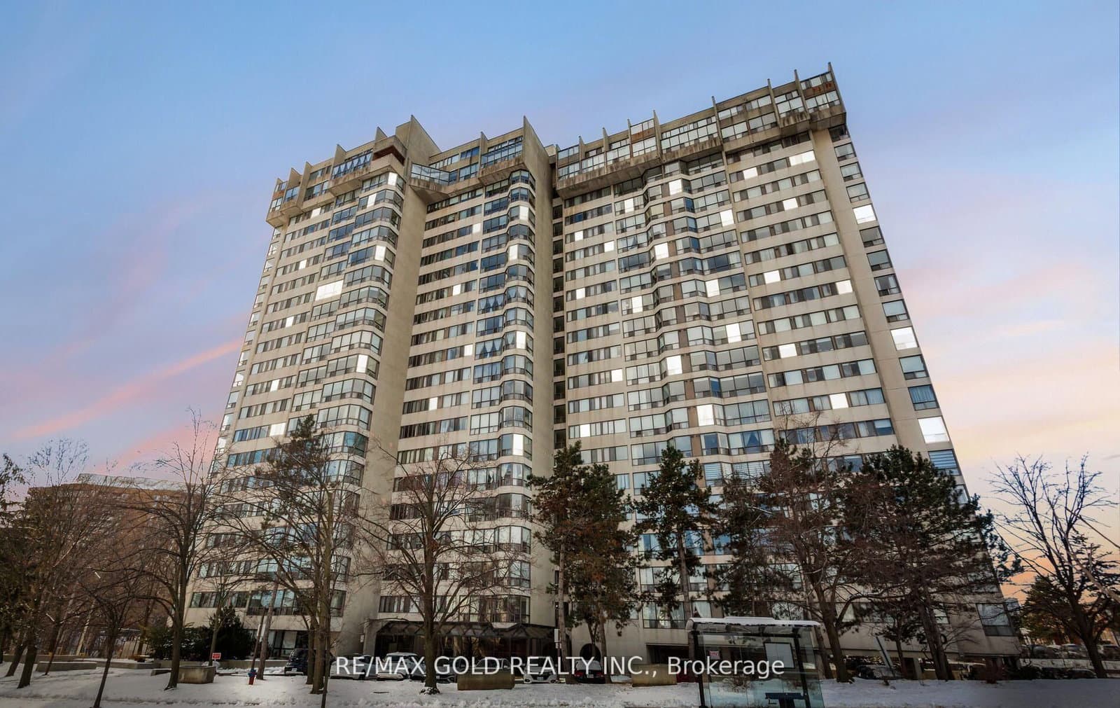 #204 - 200 Robert Speck Parkway