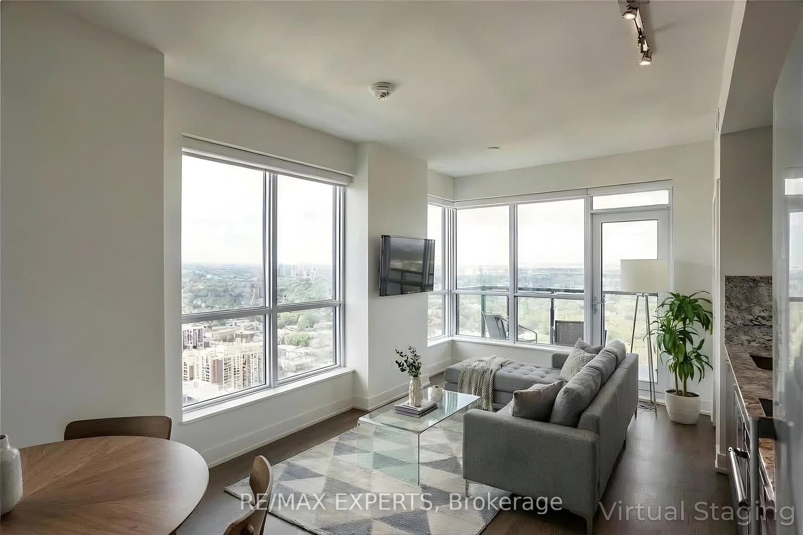 7 Mabelle Avenue, Unit 4402