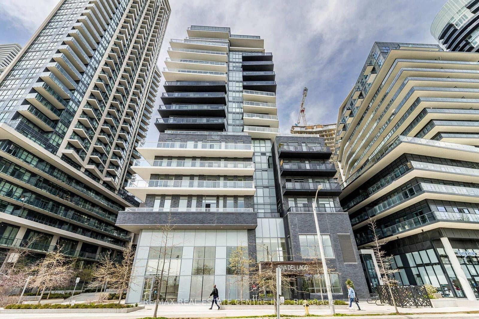 110 Marine Parade Drive, Unit 207