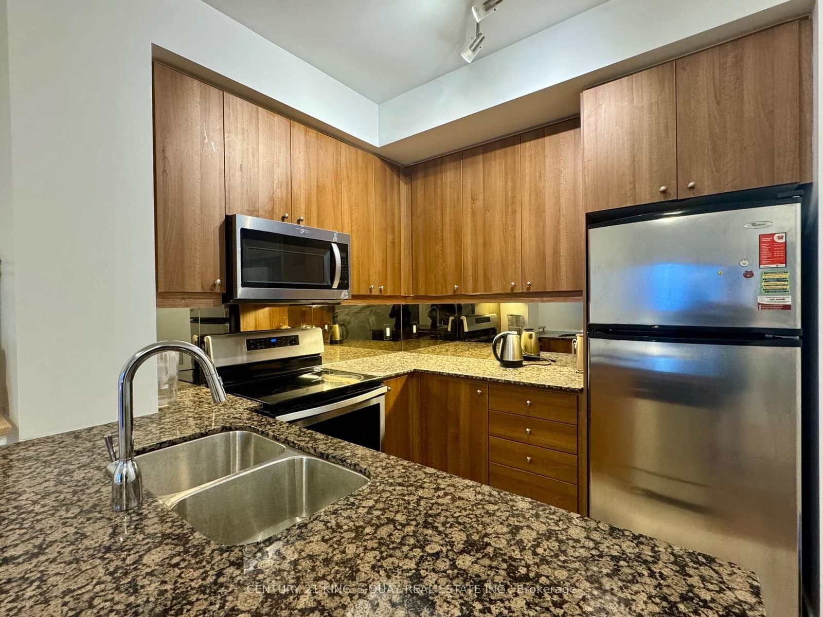 #903 - 50 Absolute Avenue