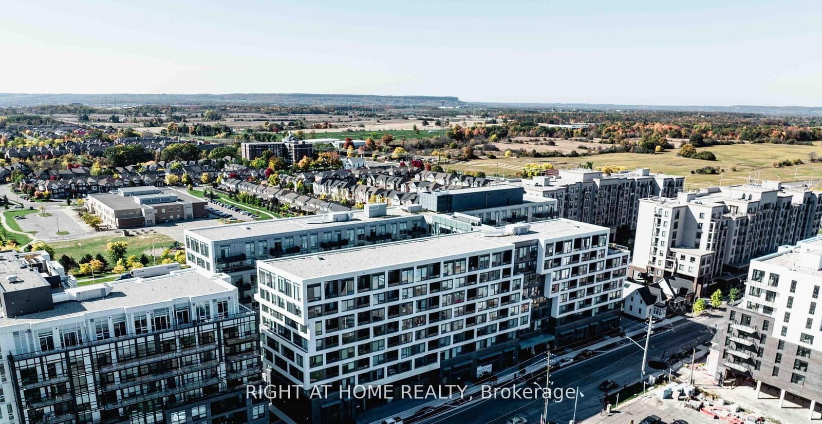 #833 - 2450 Old Bronte Road