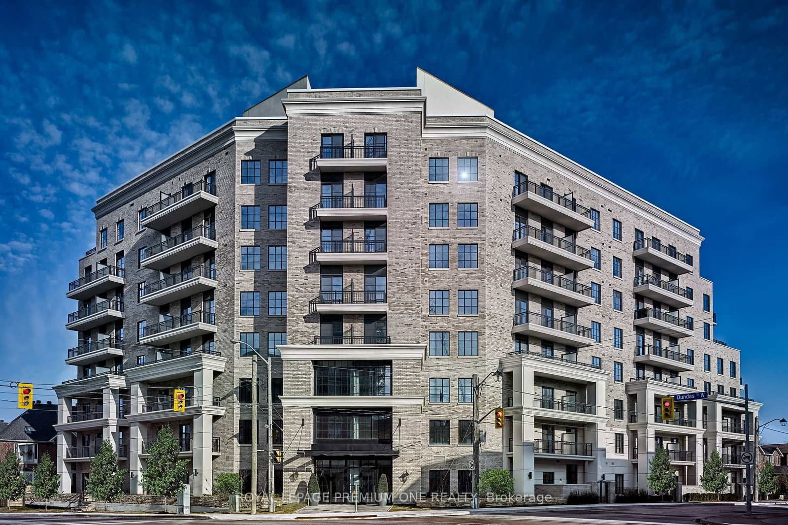 #207 - 571 Prince Edward Drive N