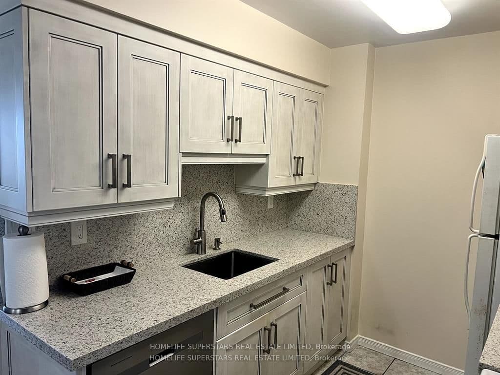 #416 - 300 Ray Lawson Boulevard