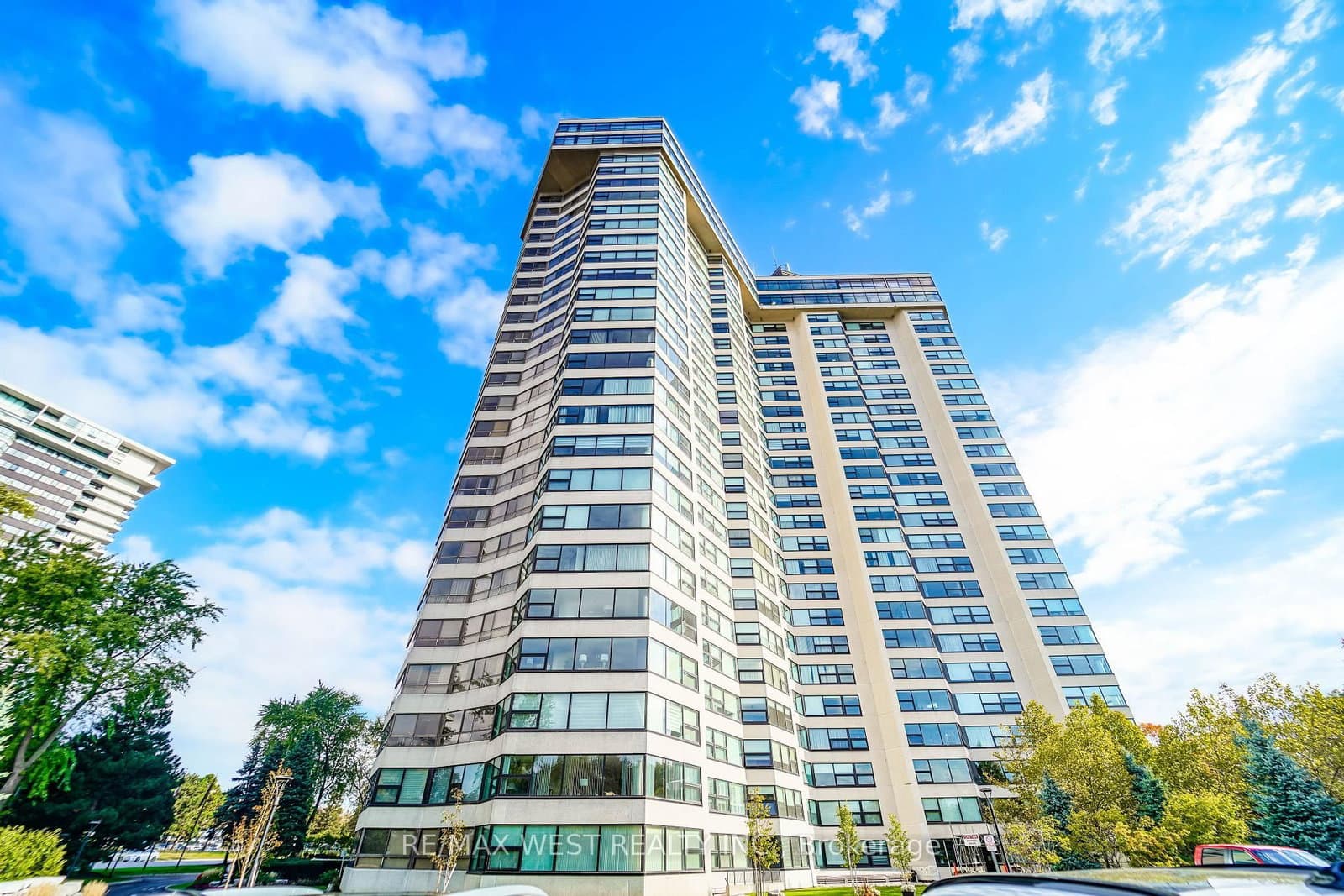 #1709 - 1300 Bloor Street