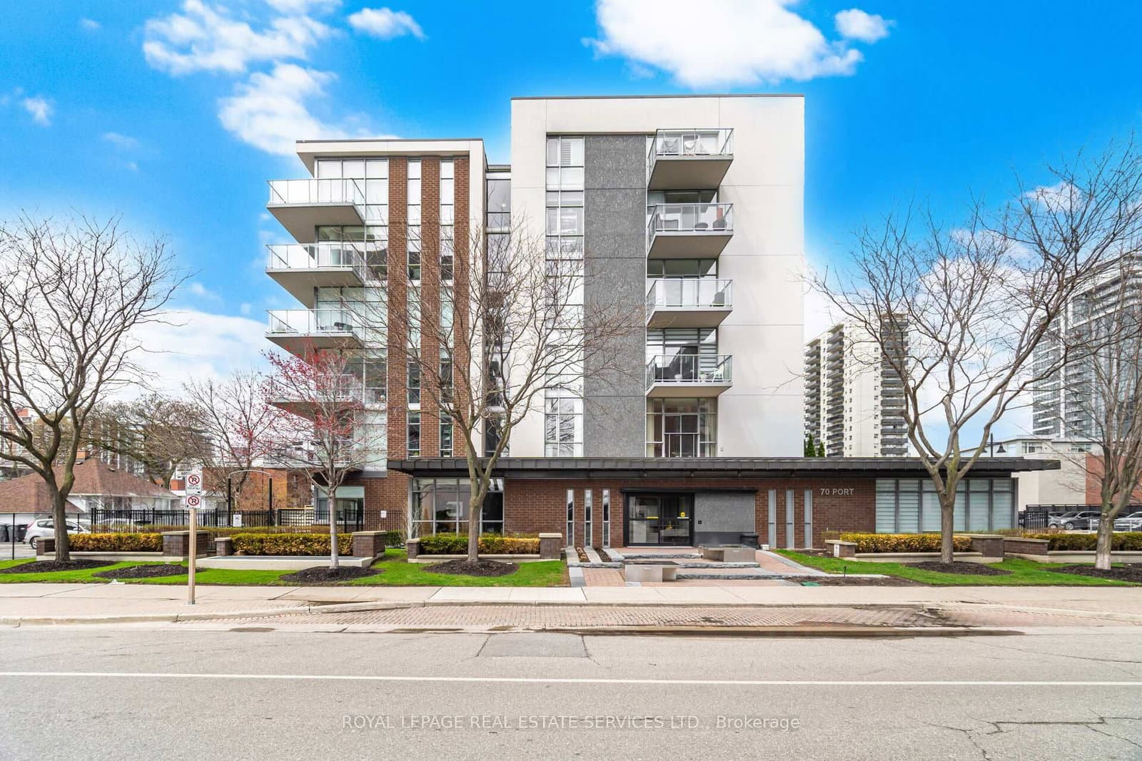 #204 - 70 Port Street E