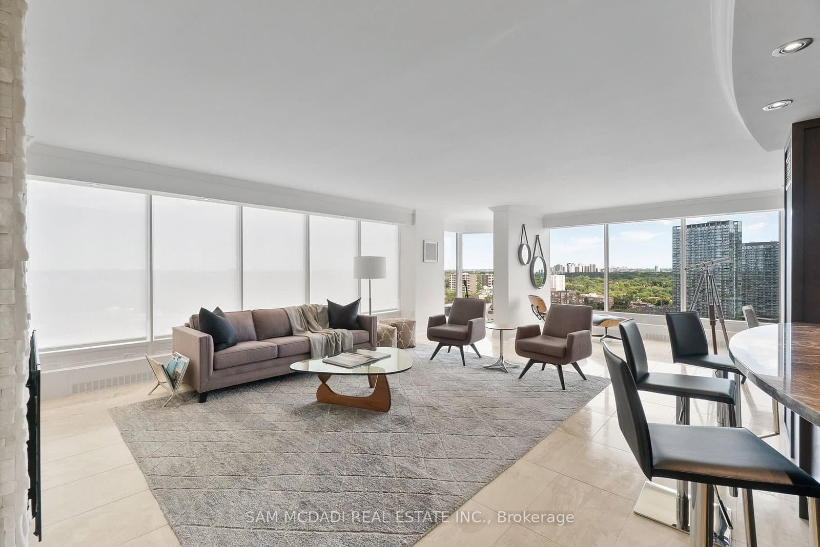 #2212 - 2045 Lakeshore Boulevard W