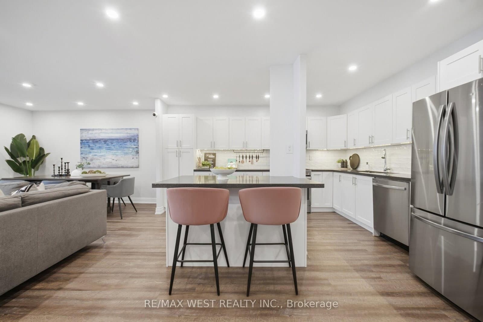 #112 - 75 Emmett Avenue