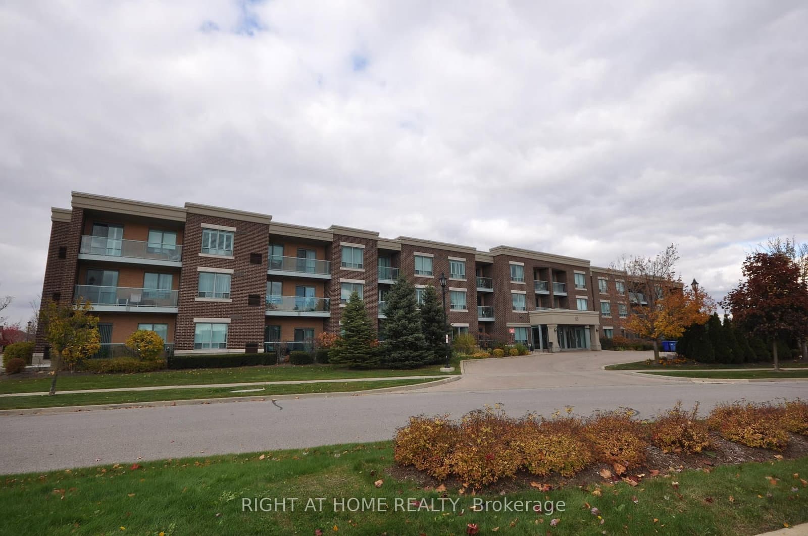 #314 - 65 Via Rosedale Way N