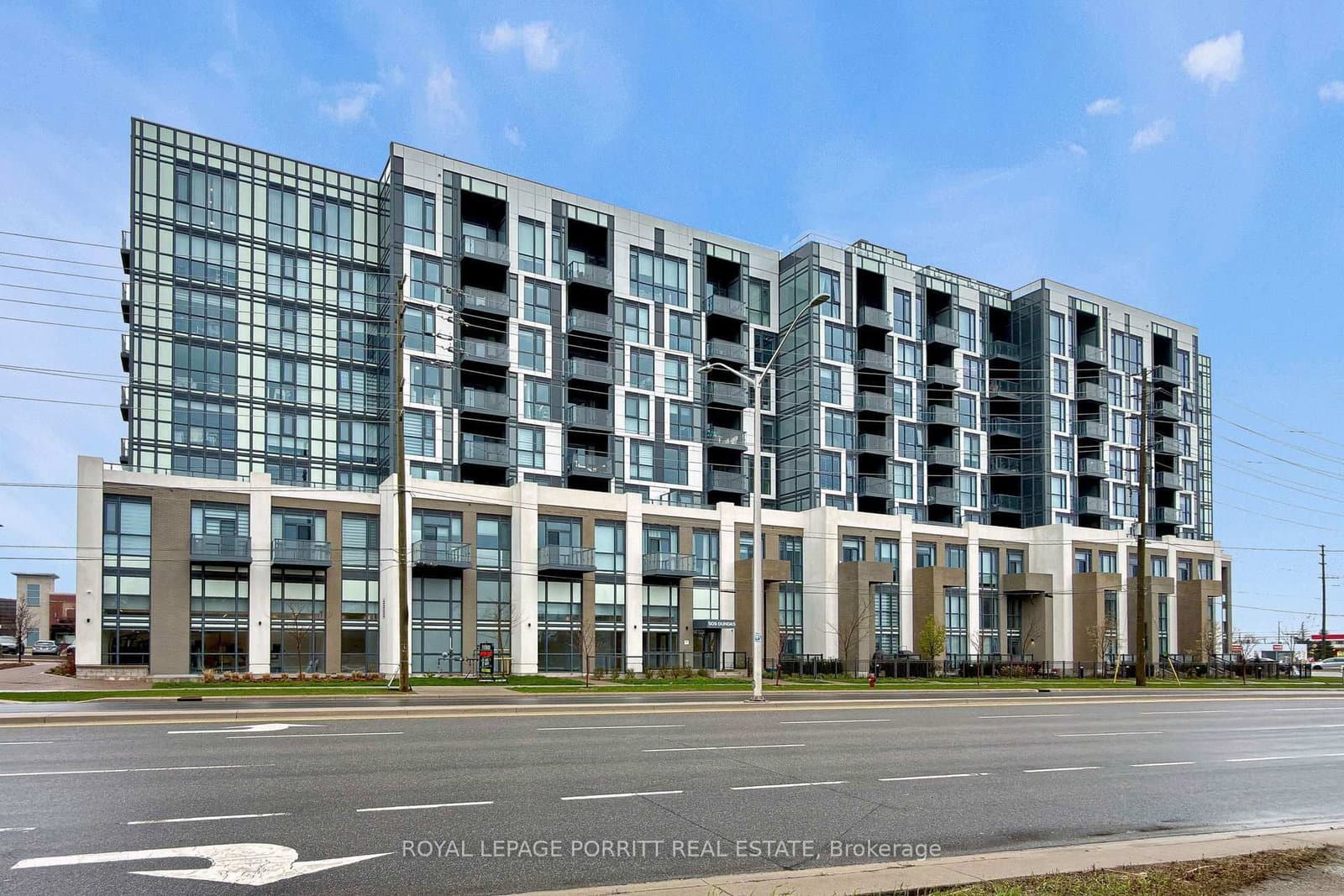 #604 - 509 Dundas Street W