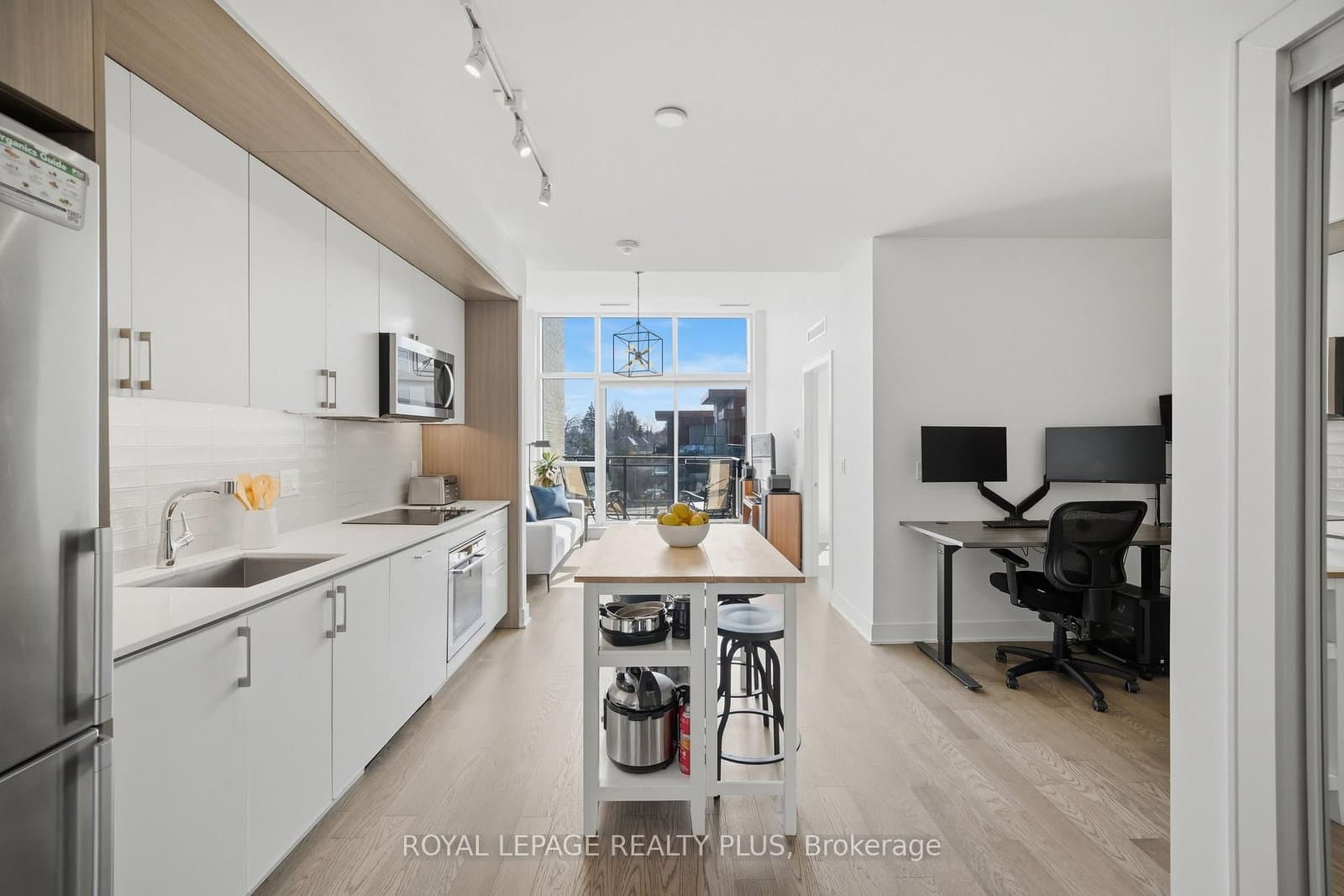 #440 - 1575 Lakeshore Road W
