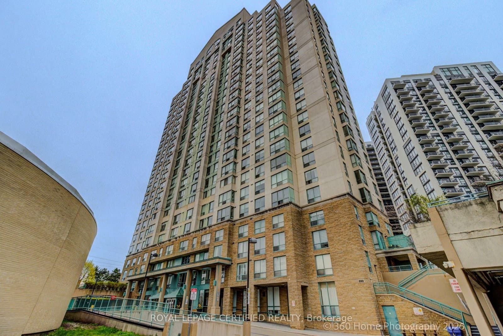 #106 - 101 Subway Crescent E