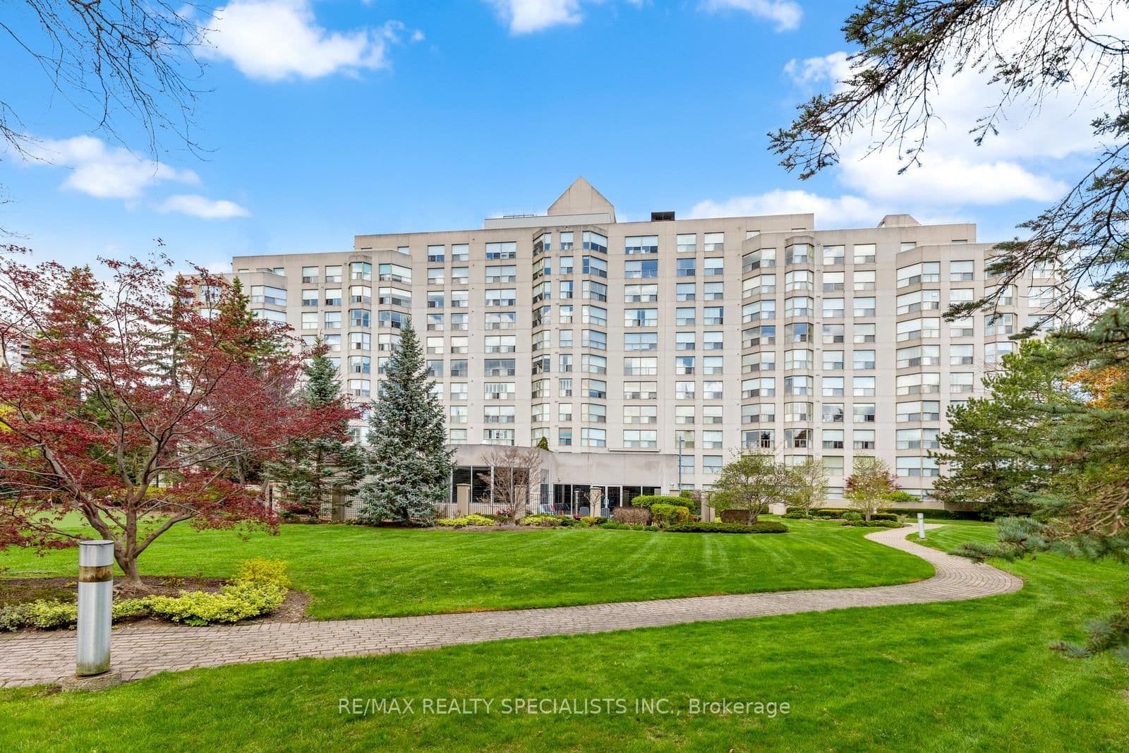 #405 - 1700 THE COLLEGEWAY