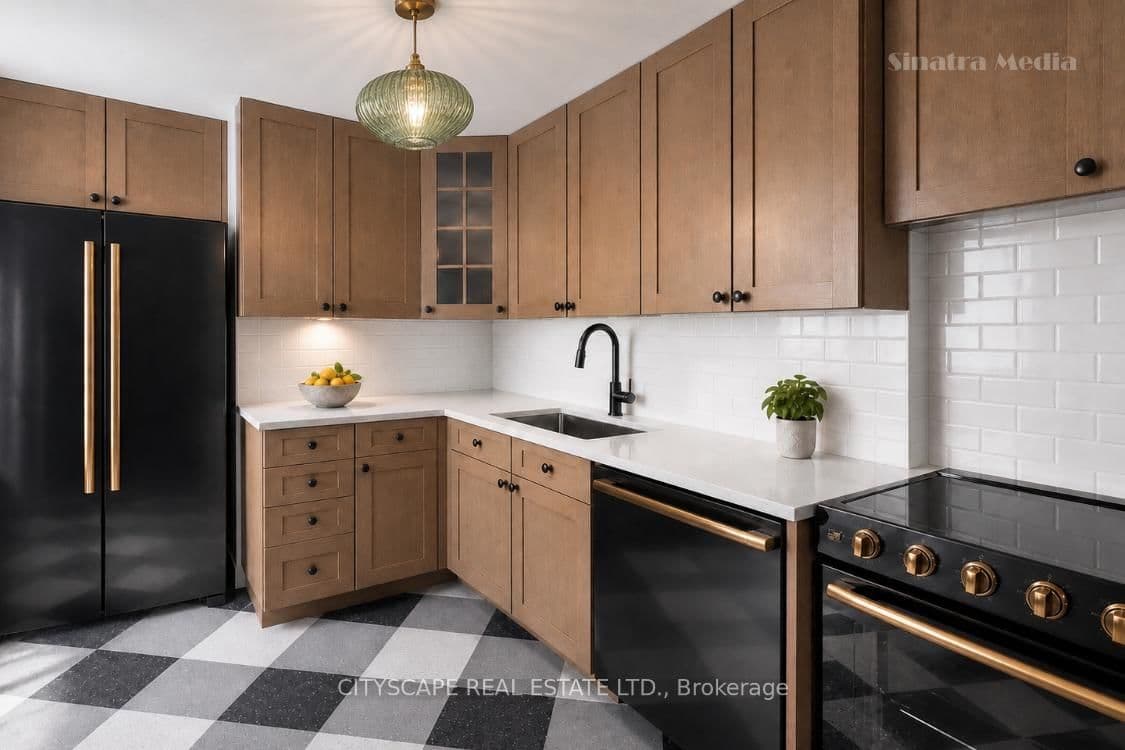 #1004 - 49 Queen Street E