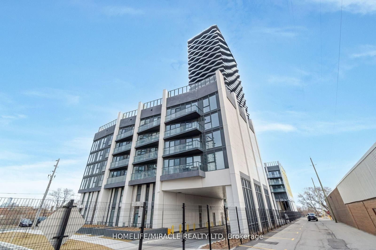 36 ZORRA Street, Unit 527