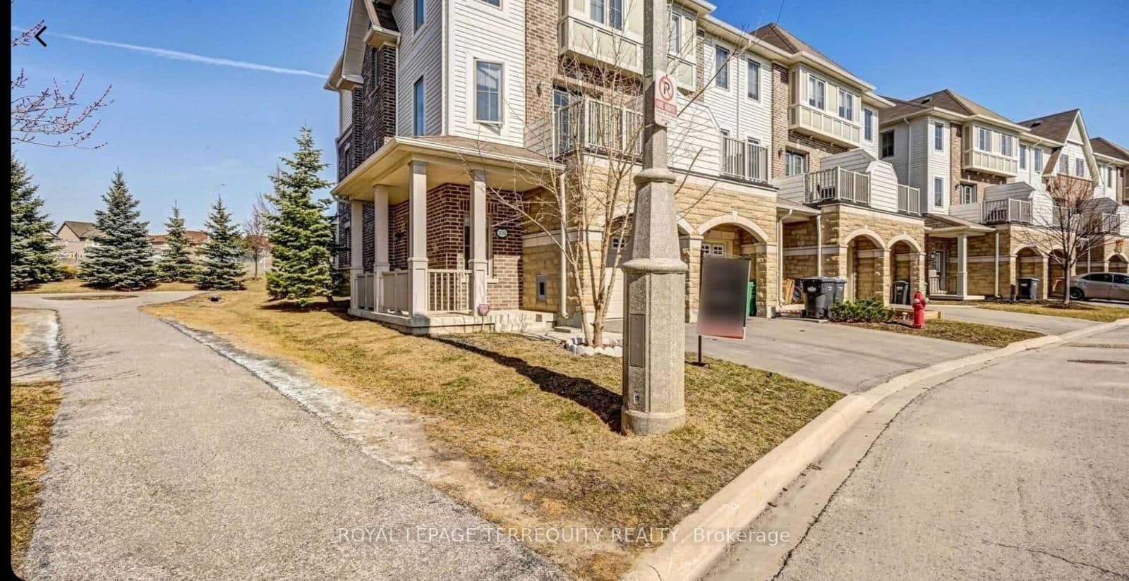 102 Cedar Lake Crescent
