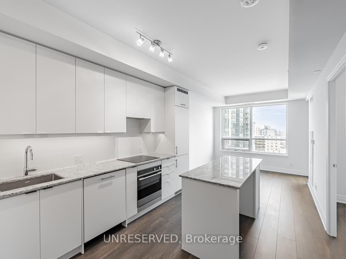 36 Elm Drive W, Unit 706