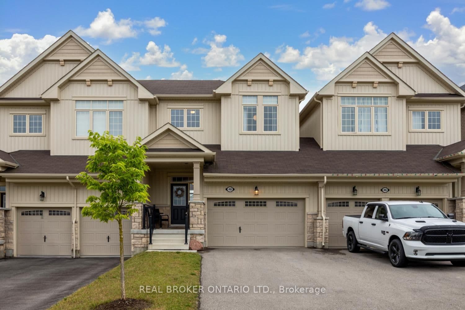 48 Highlands Boulevard
