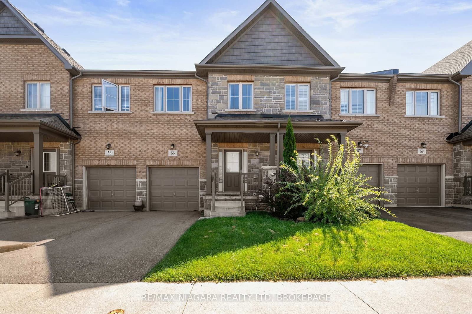 55 SUNSET Way