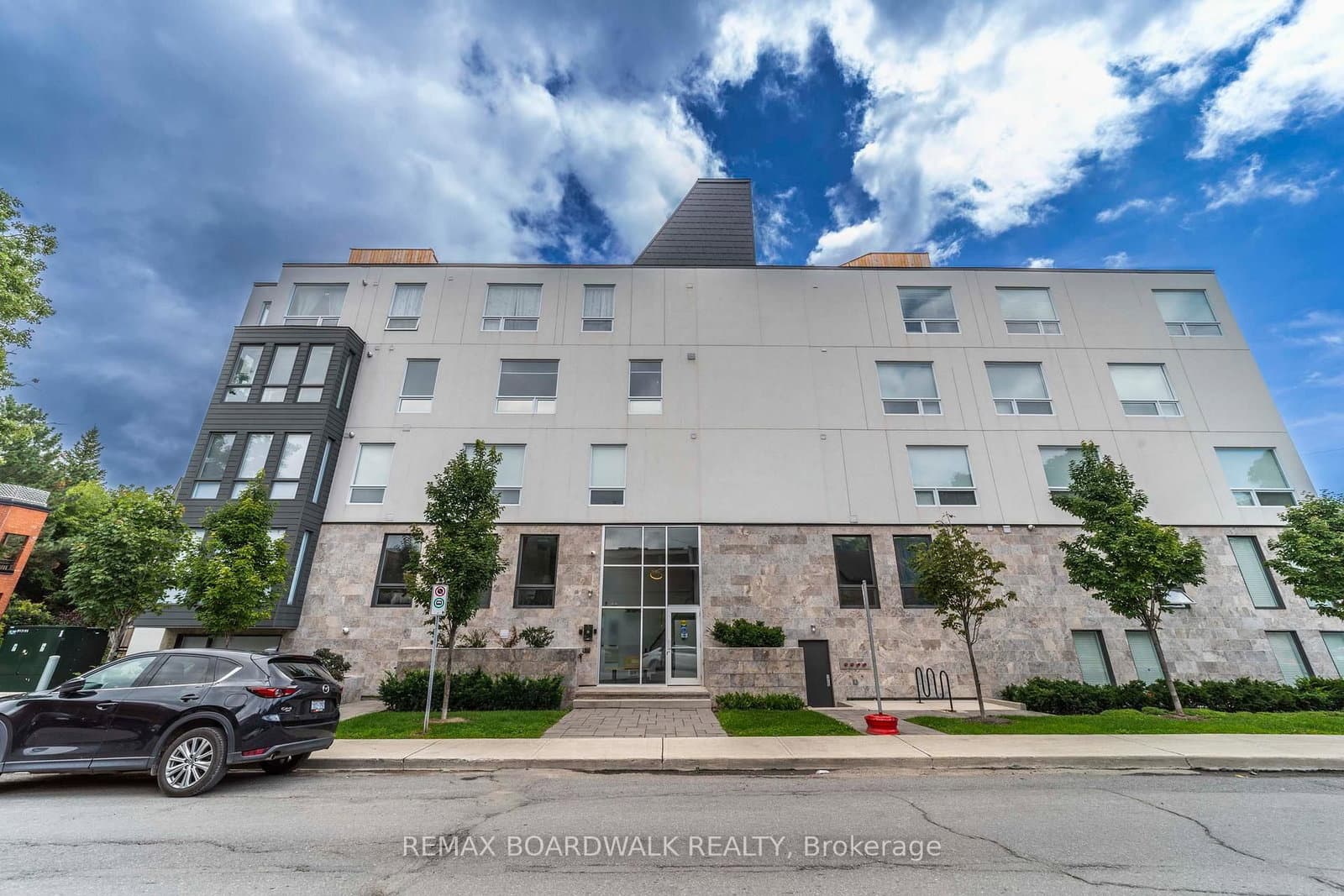 #503 - 150 Greenfield Avenue