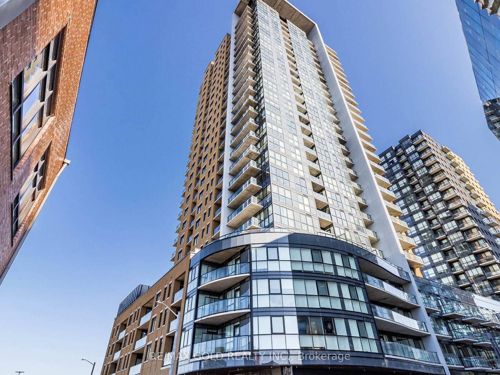 #1011 - 108 Garment Street