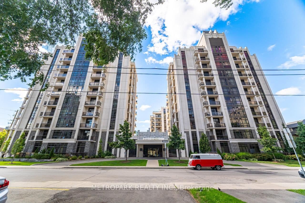 85 Robinson Street, Unit 102