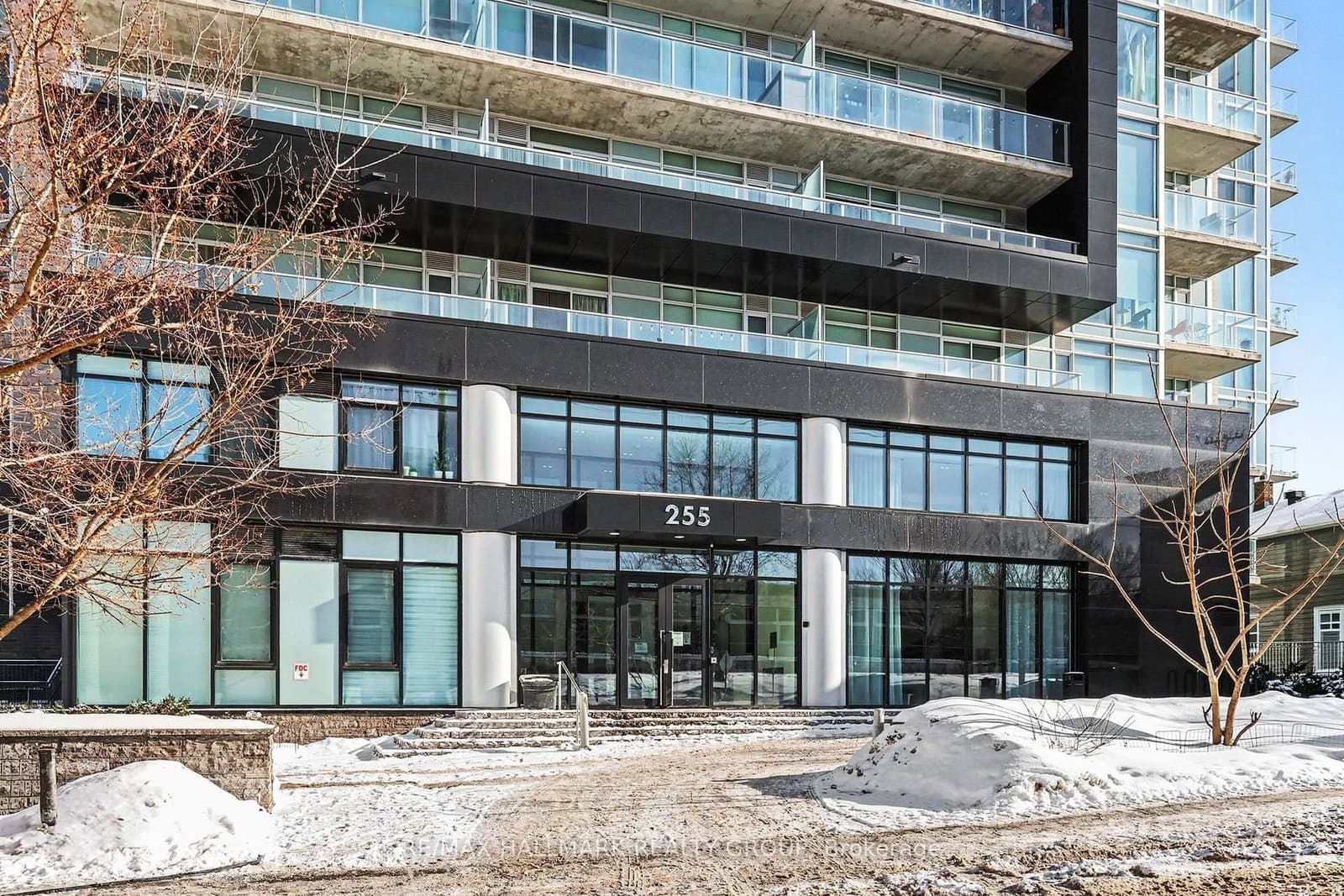 #1412 - 255 Bay Street N
