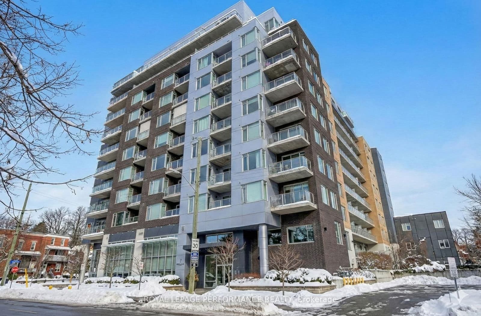 #413 - 7 Marquette Avenue