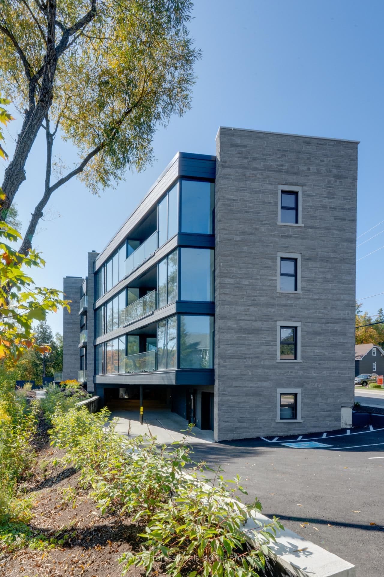 32 Brunel Road, Unit 105