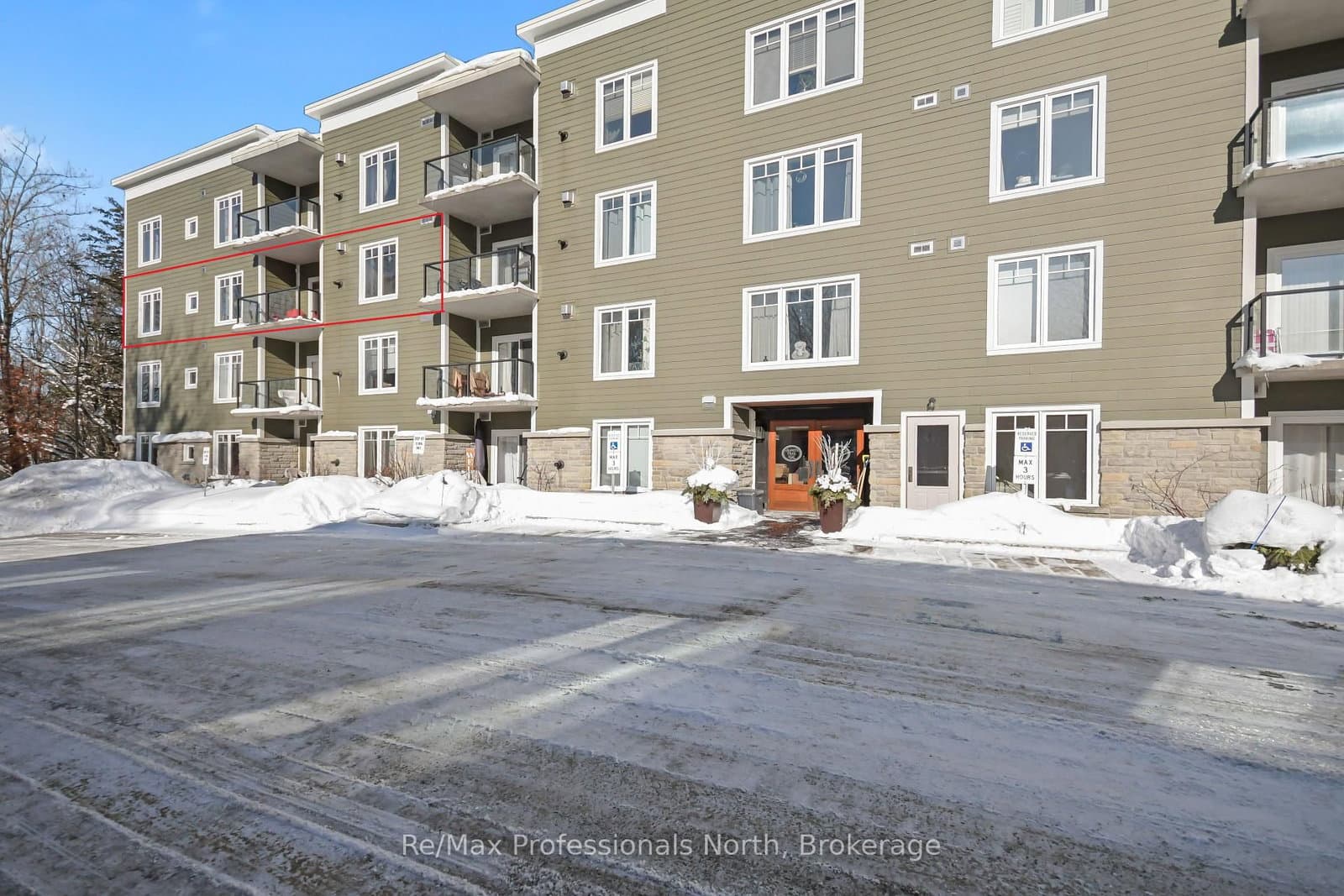 #302 - 391 James Street W