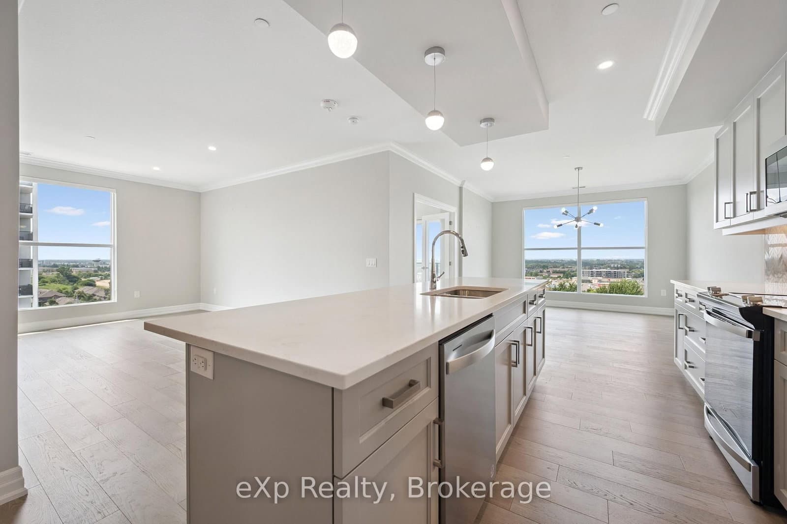 #805 - 1880 GORDON Street