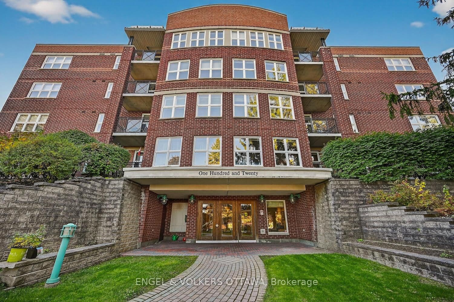 120 Darlington Private, Unit 203