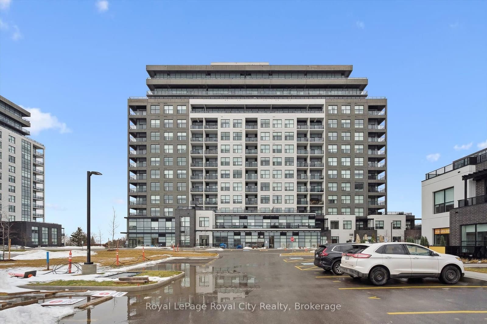 #809 - 1880 Gordon Street