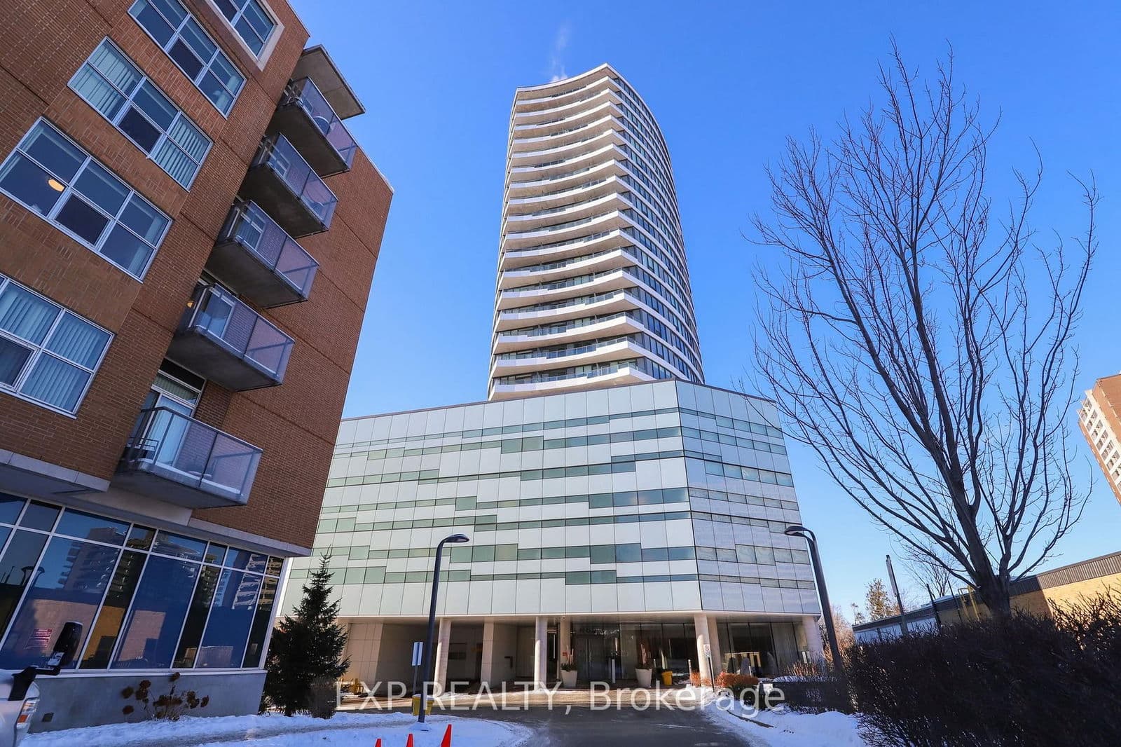 #810 - 485 Richmond Road