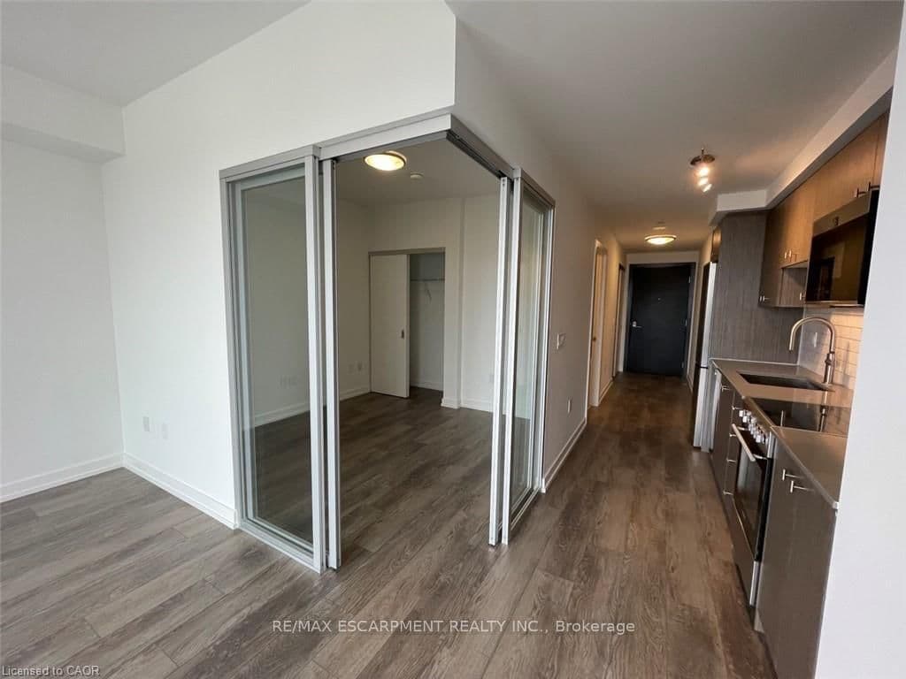 15 Wellington Street, Unit 1805