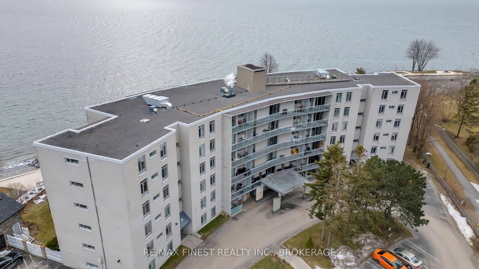 #106 - 1 Mowat Avenue
