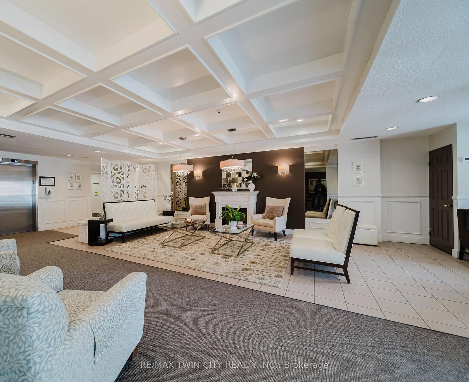 #705 - 265 Westcourt Place