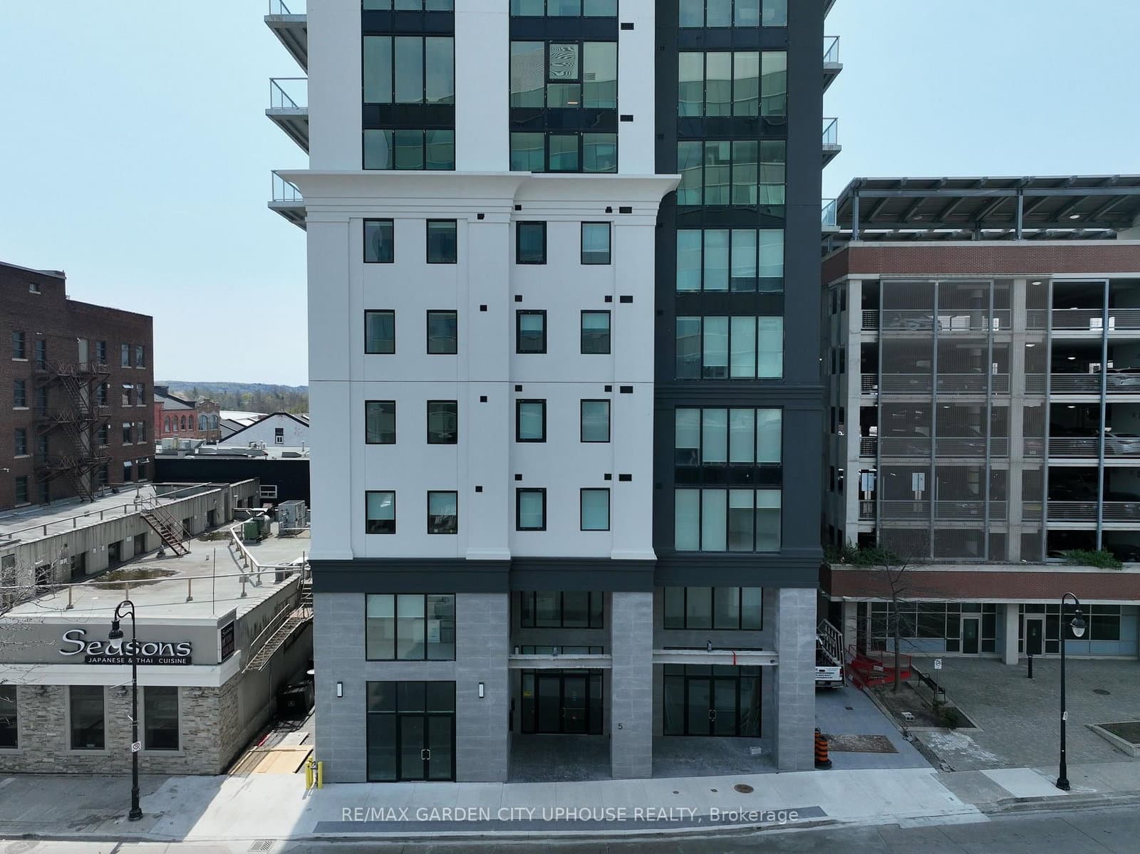 57 CARLISLE Street, Unit 910