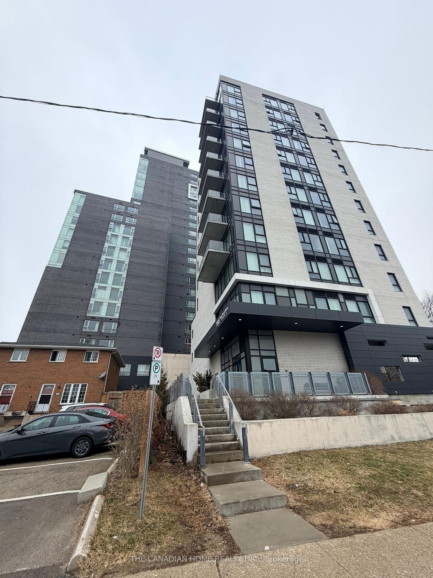 #304 - 160 King Street N