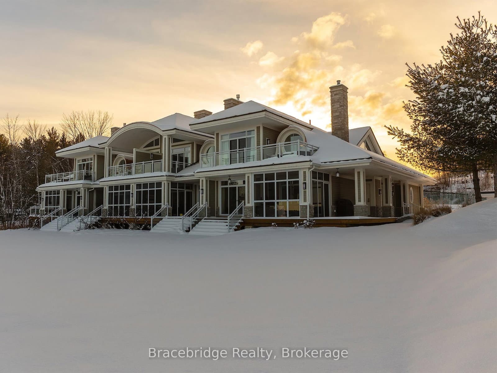 #G102-C2 - 1869 Muskoka Road 118 Highway W