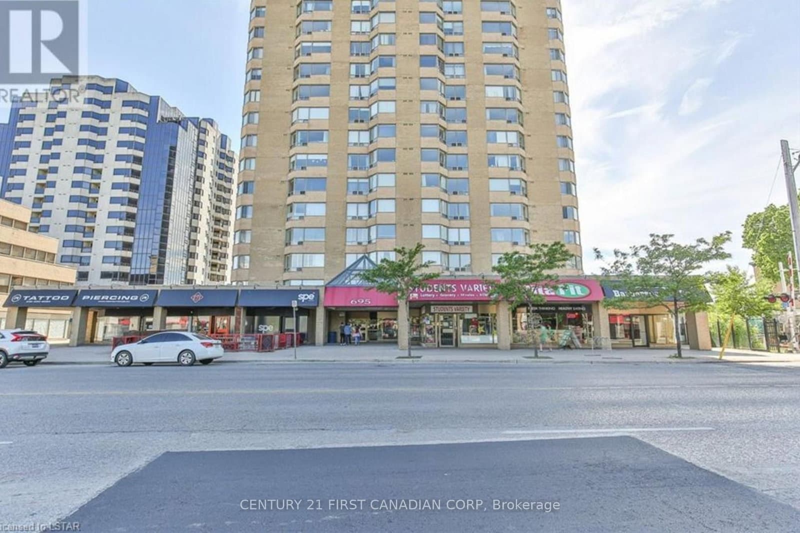 #1604 - 695 Richmond Street