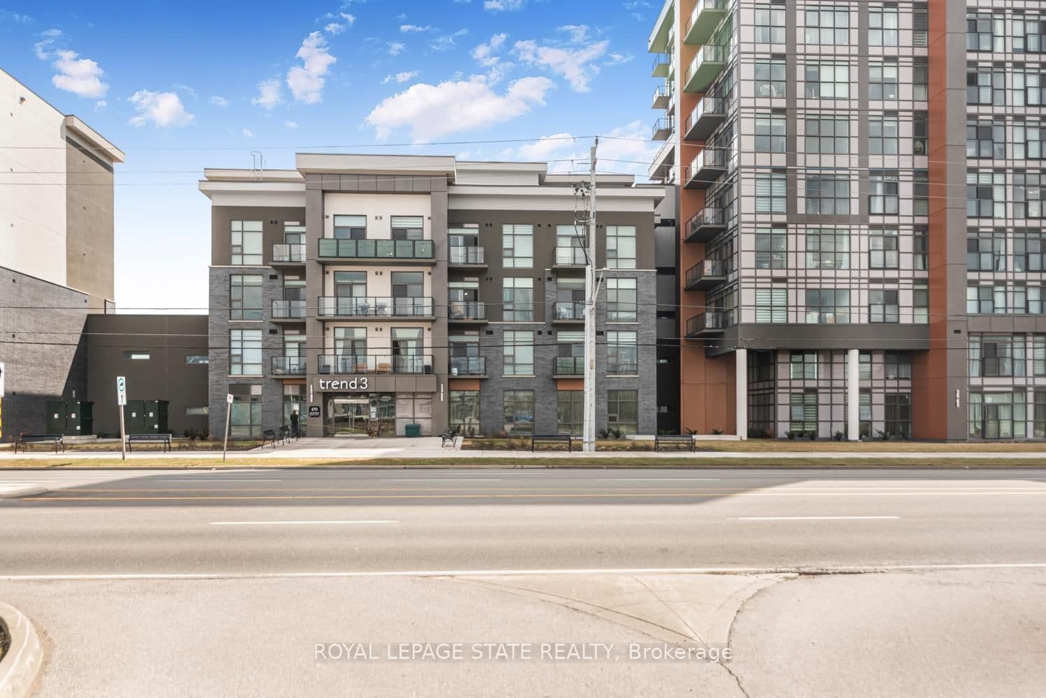 #1009 - 470 Dundas Street E