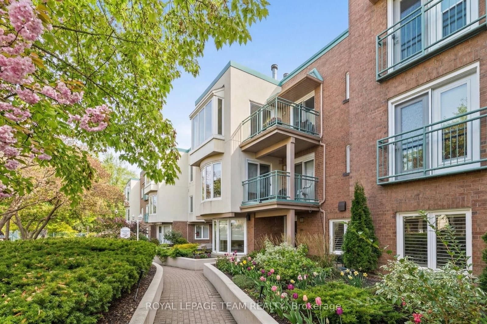 #202D - 1 Columbus Avenue