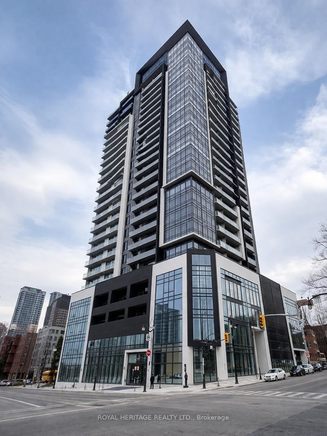 #511 - 15 Queen Street S